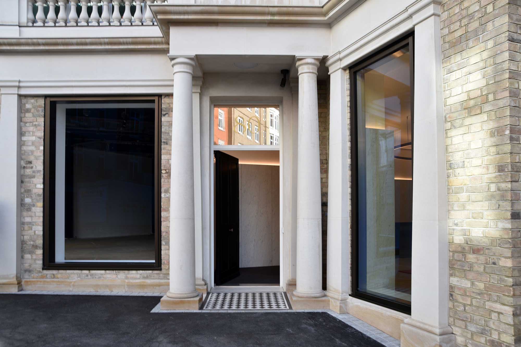 Grosvenor Street OAG Architectural Glass Entrances